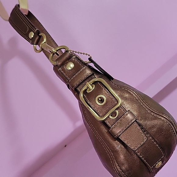 Coach Y2K Copper Leather Zoe shoulder π§‘π€π bagDimensions 9 in X 6.5 in X 3in - Picture 11 of 17